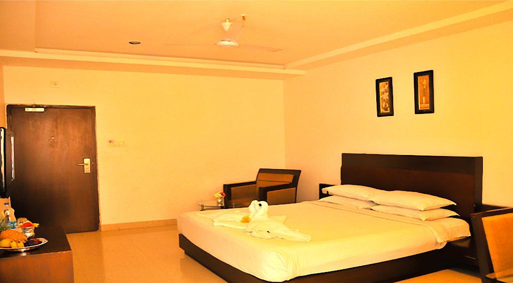 Hotel Central Park Ongole Esterno foto
