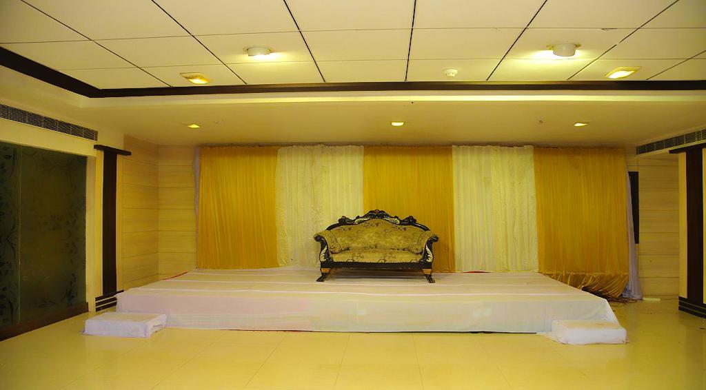 Hotel Central Park Ongole Esterno foto