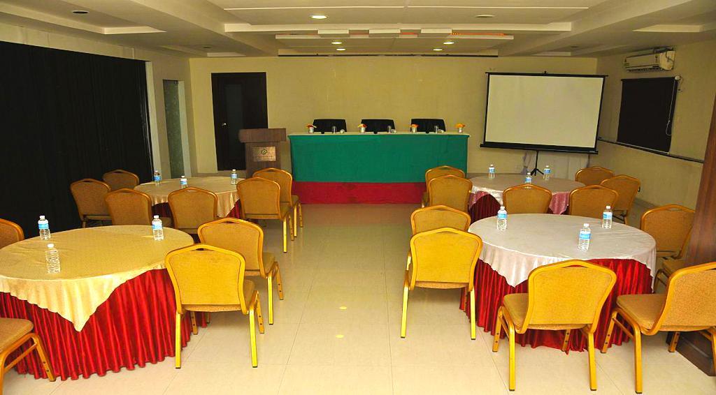 Hotel Central Park Ongole Esterno foto